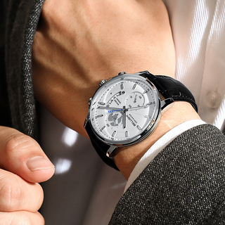 Montre de sport à quartz à la mode